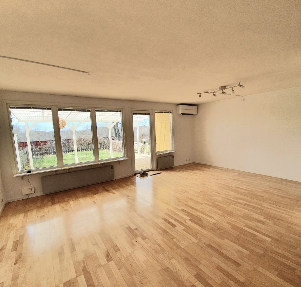 Radhus i Bro uthyres tillsvidare från 3 november 
