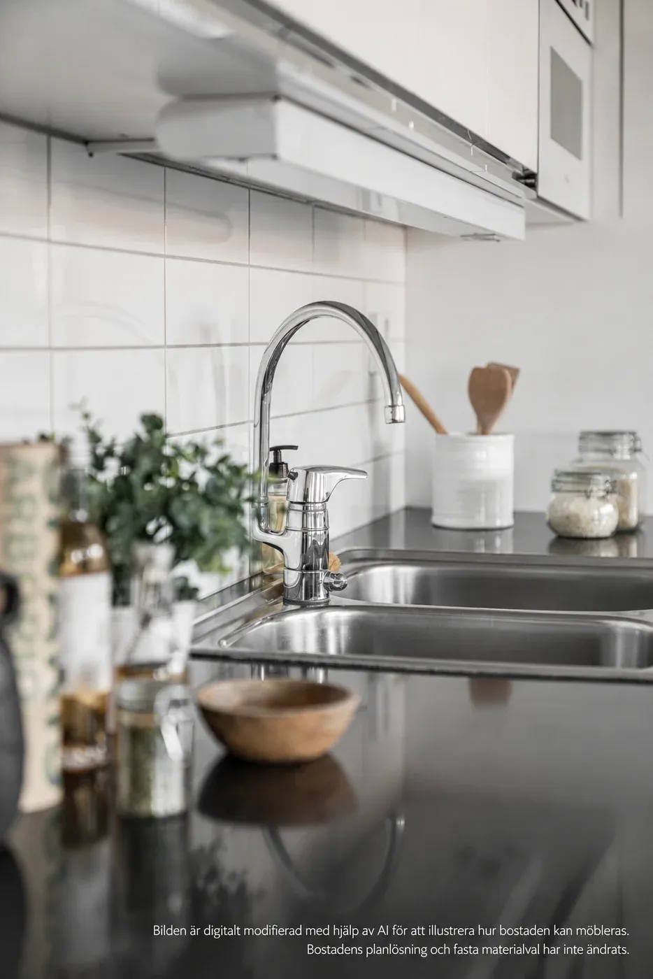 Modern och ljus hörnlägenhet på loftplan med uteplats i centrala Kristianstad