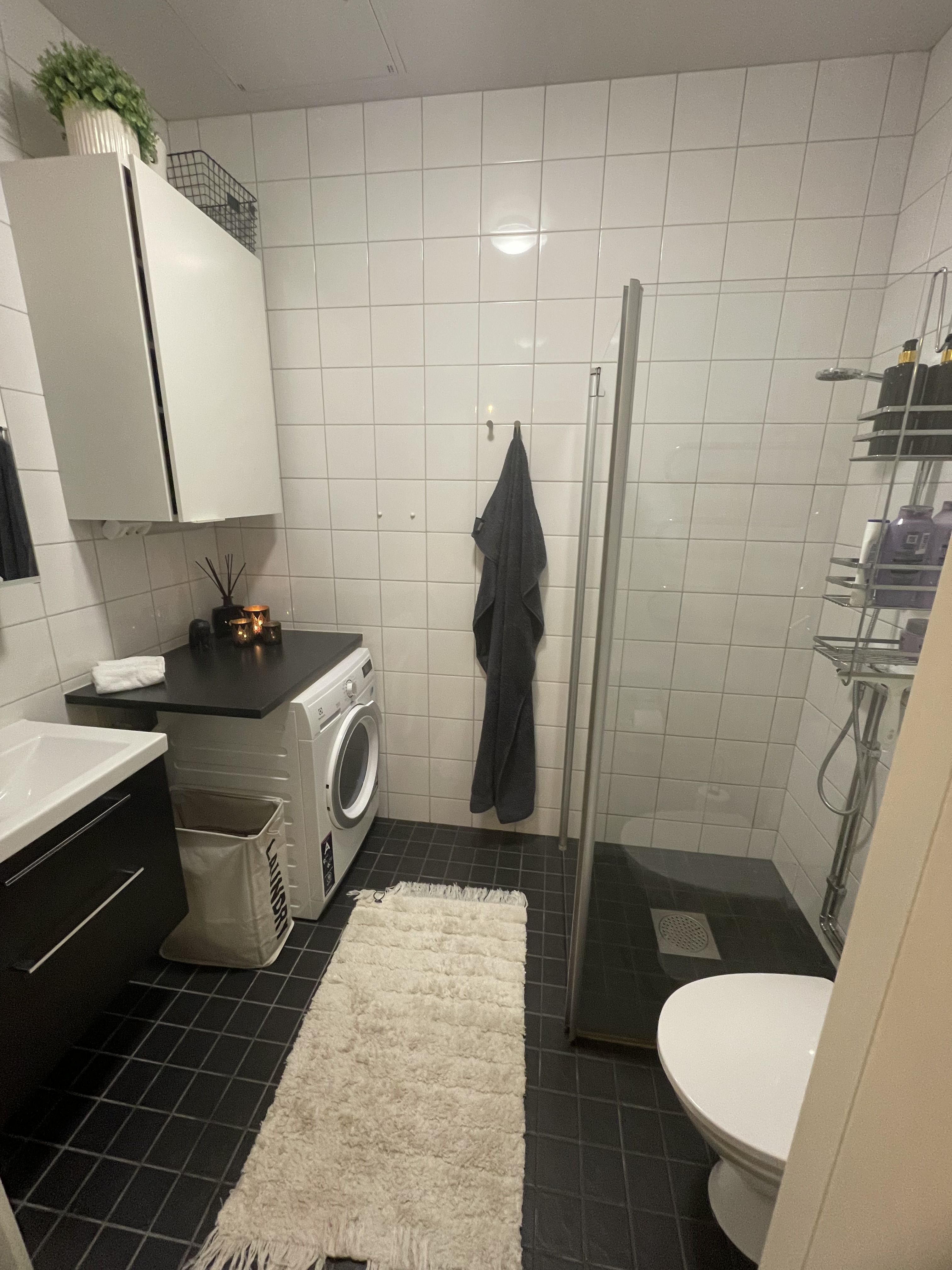 Möblerad 1,5:a med stor uteplats i Västra skogen, Solna – 34 kvm, 14 500 kr/mån