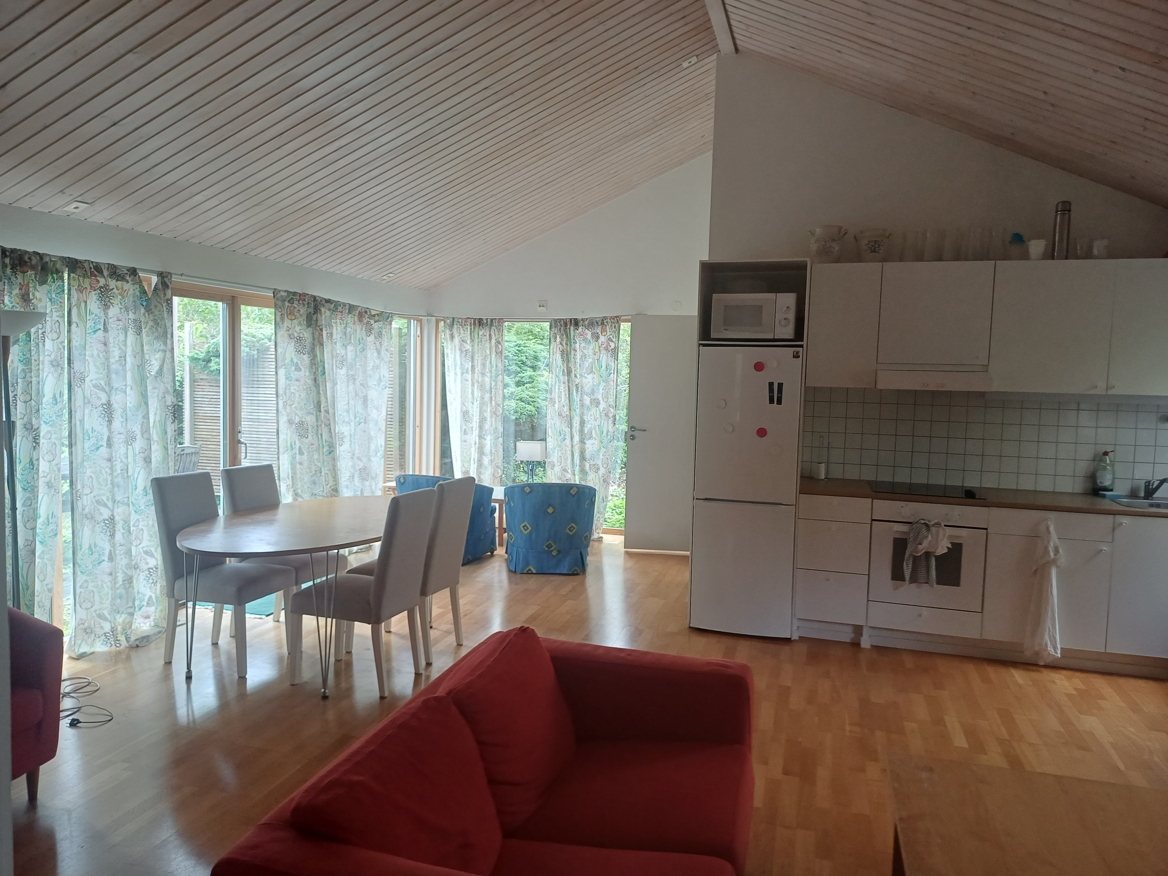 Två rum uthyres i fristående hus