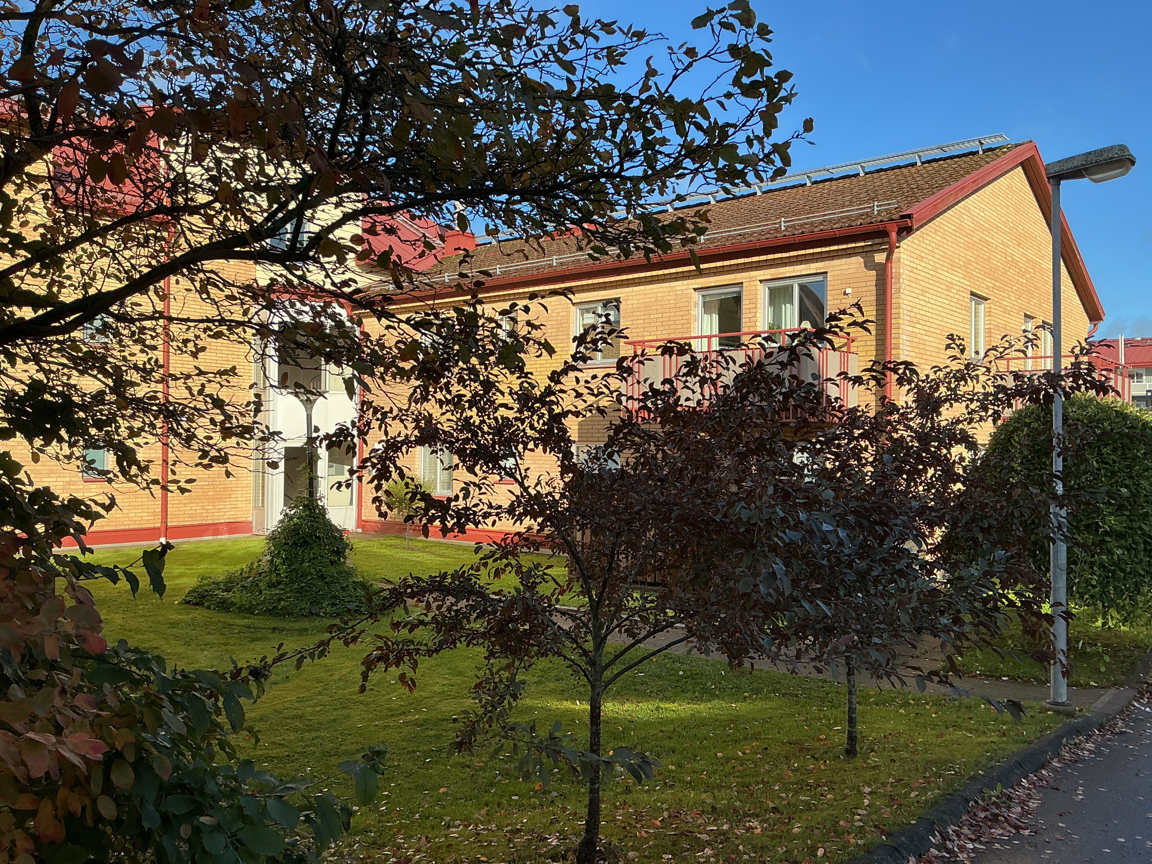 Ljus och rymlig trea med stor balkong och fantastisk utsikt över Åsunden