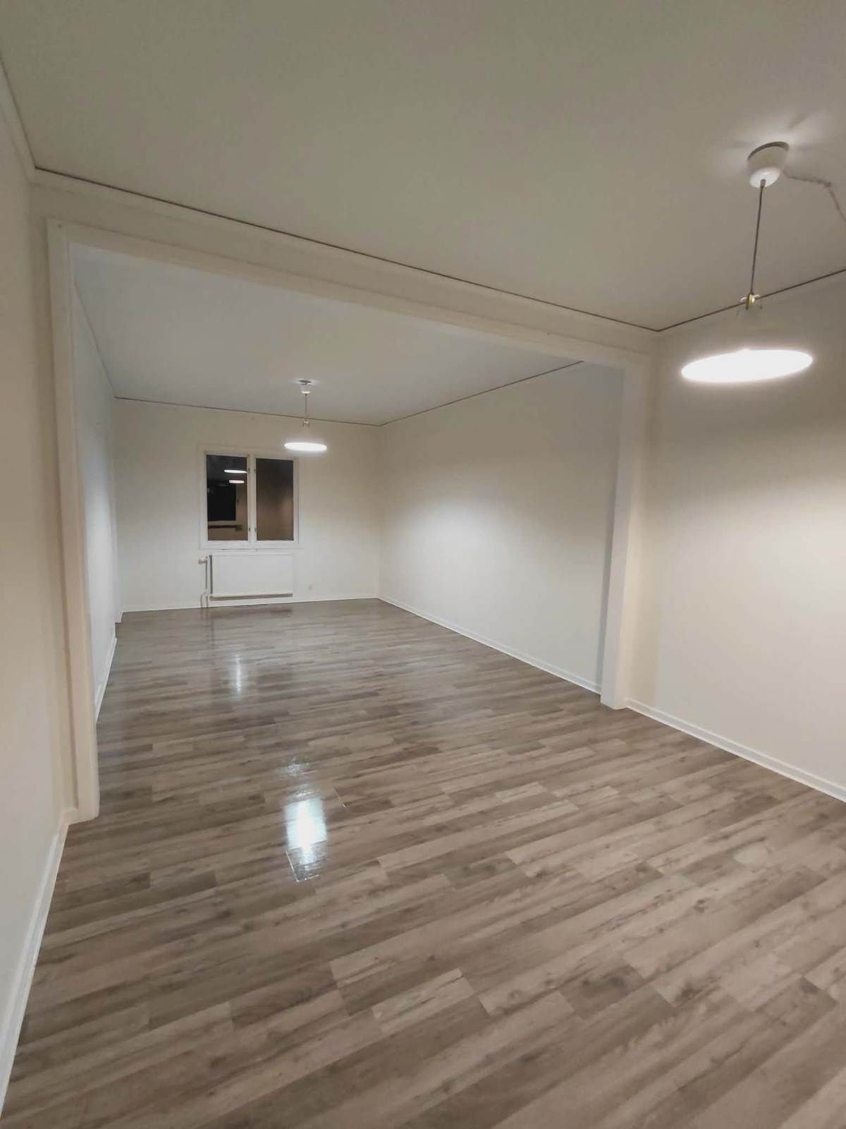 Rymligt hus i lugnt område – 2 sovrum, trädgård och garage