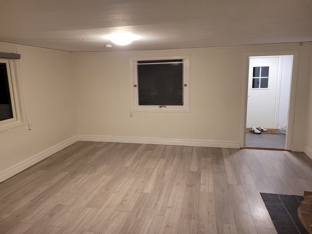 Charmigt mindre hus – lugnt läge med privat trädgård