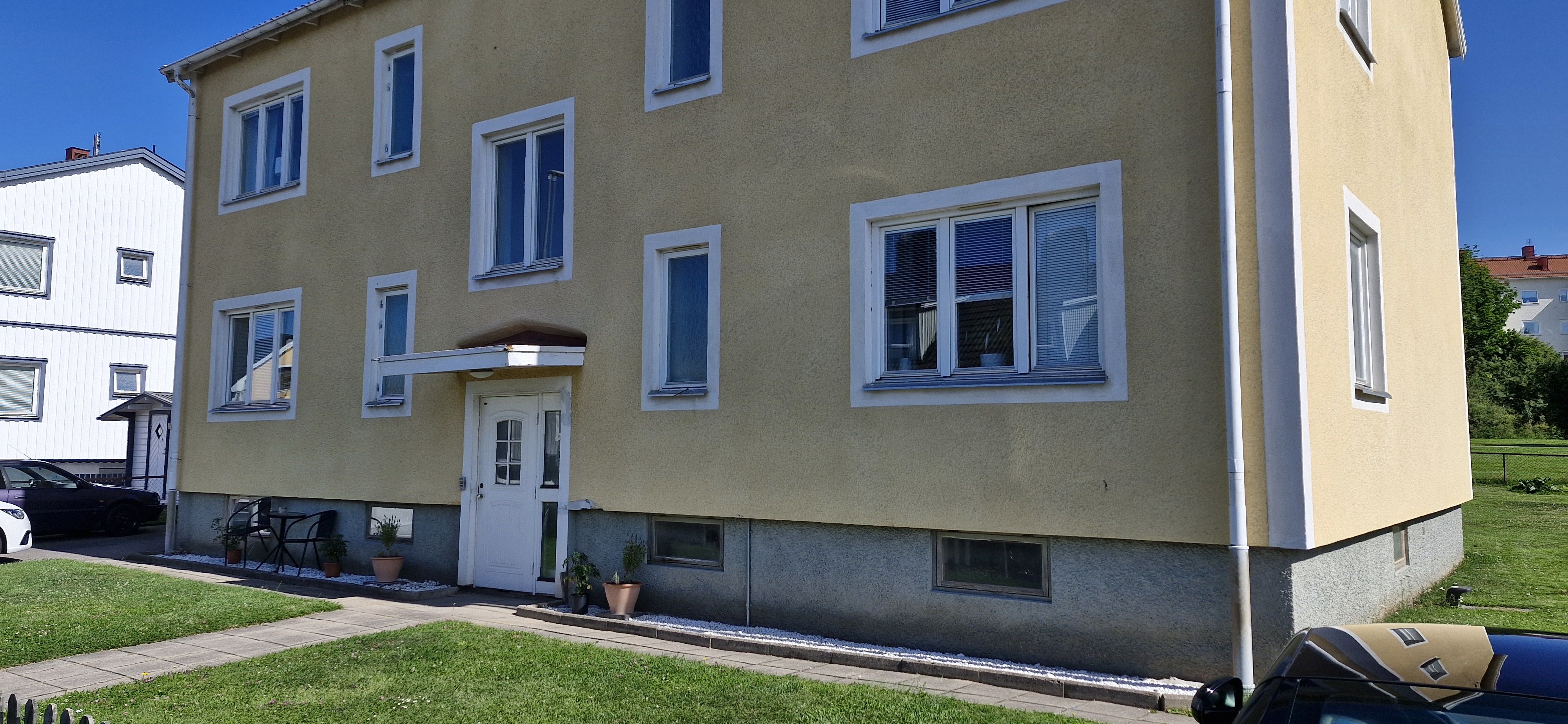 2 RUM O KÖK  2 VÅNINGEN med balkong