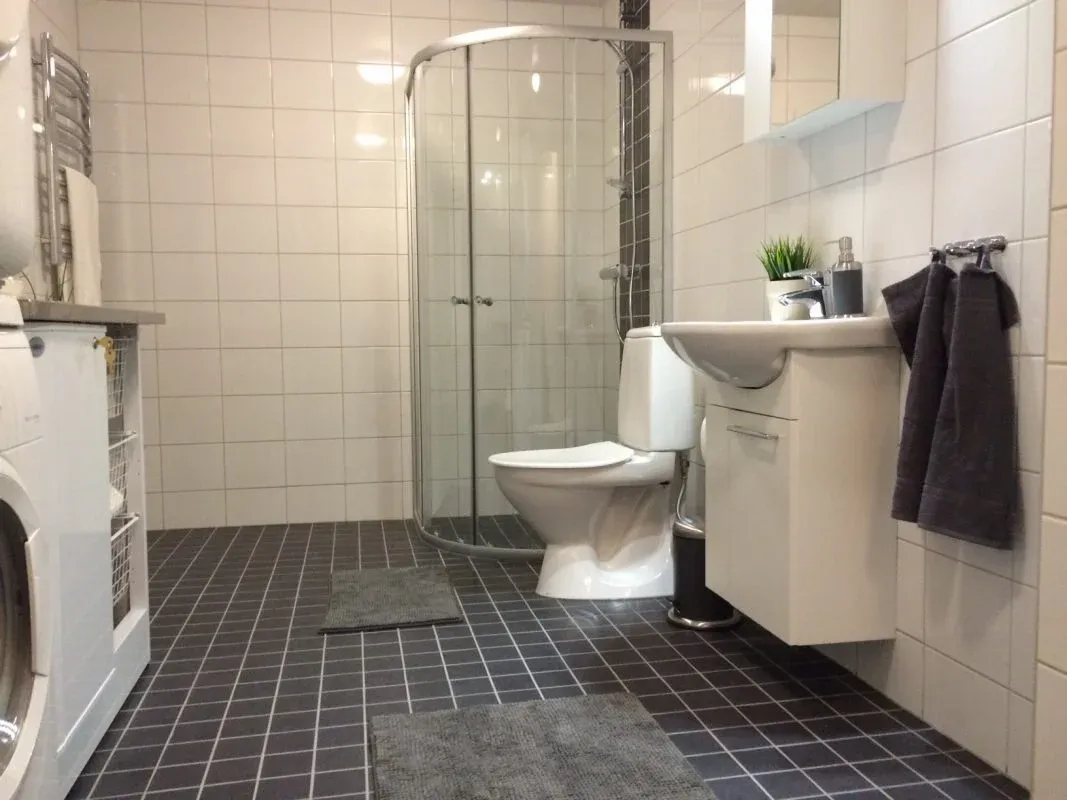 Välplanerad marklägenhet med egen liten täppa på Ringstorp