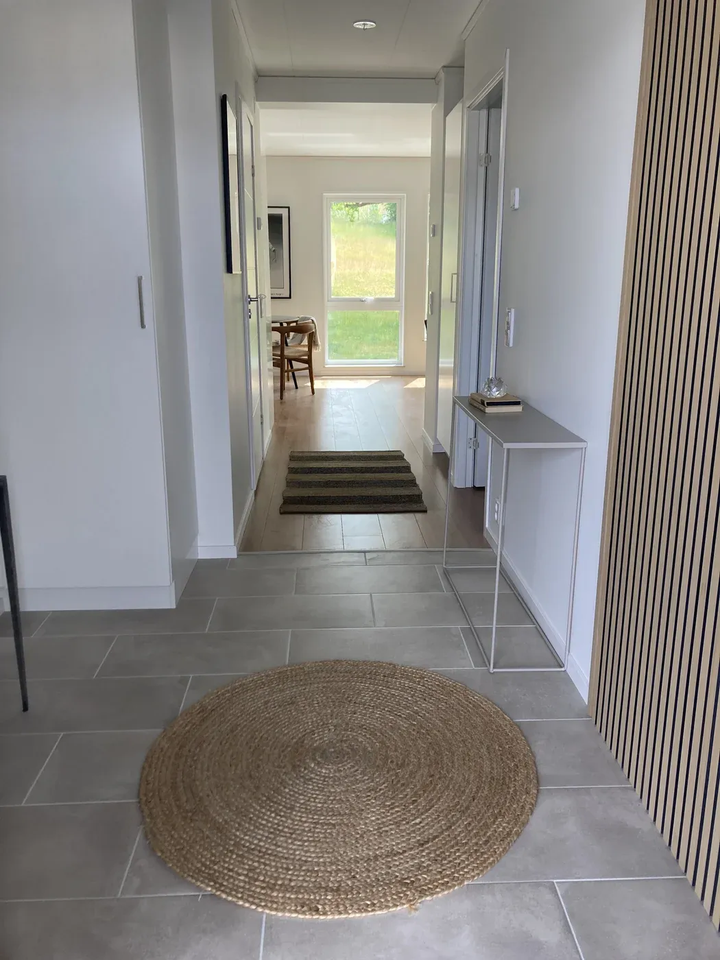 Radhus i etage med stor takterrass i österläge