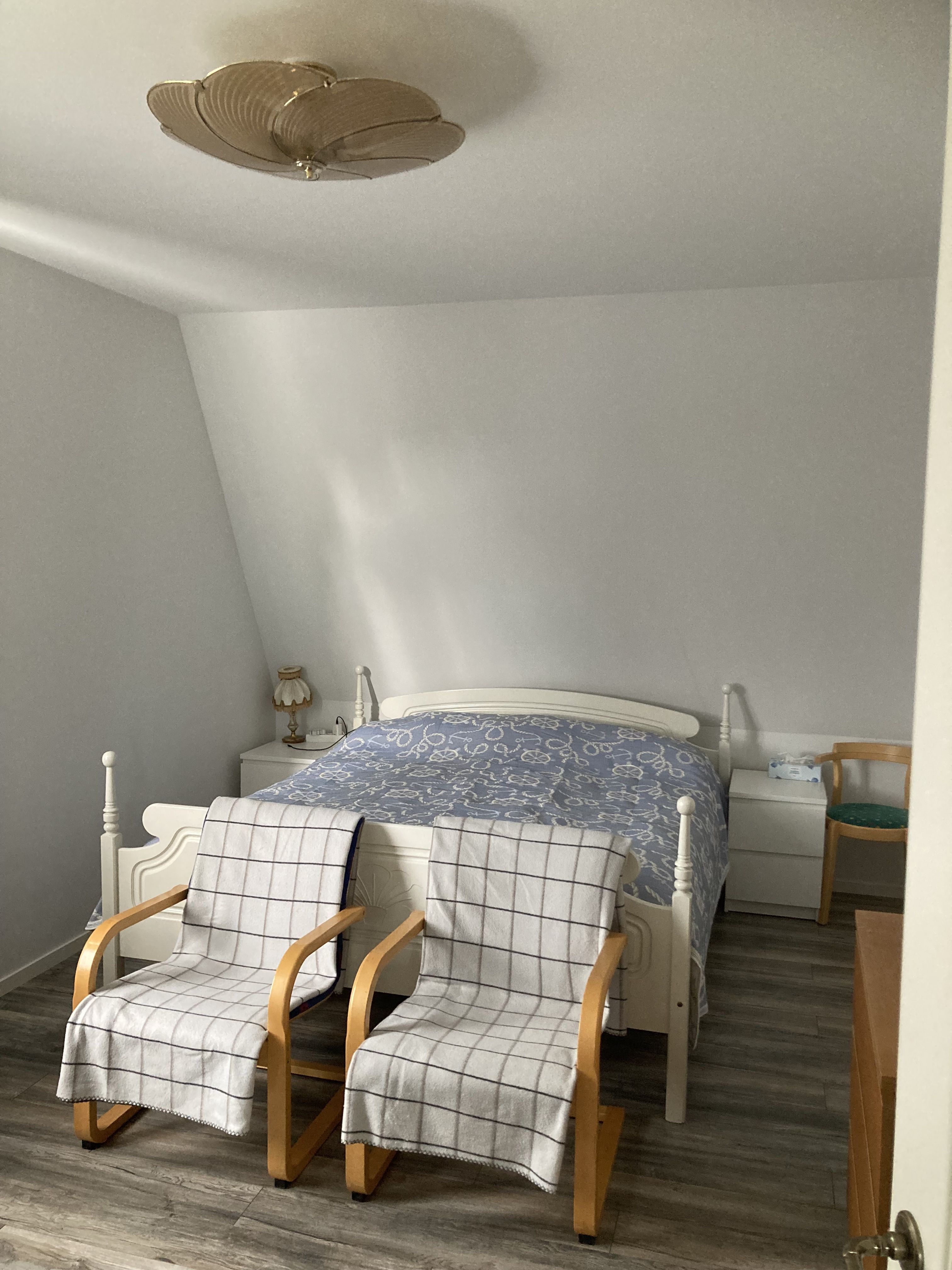 Lgh i ett hus med uteplats och trädgård, 2 våning