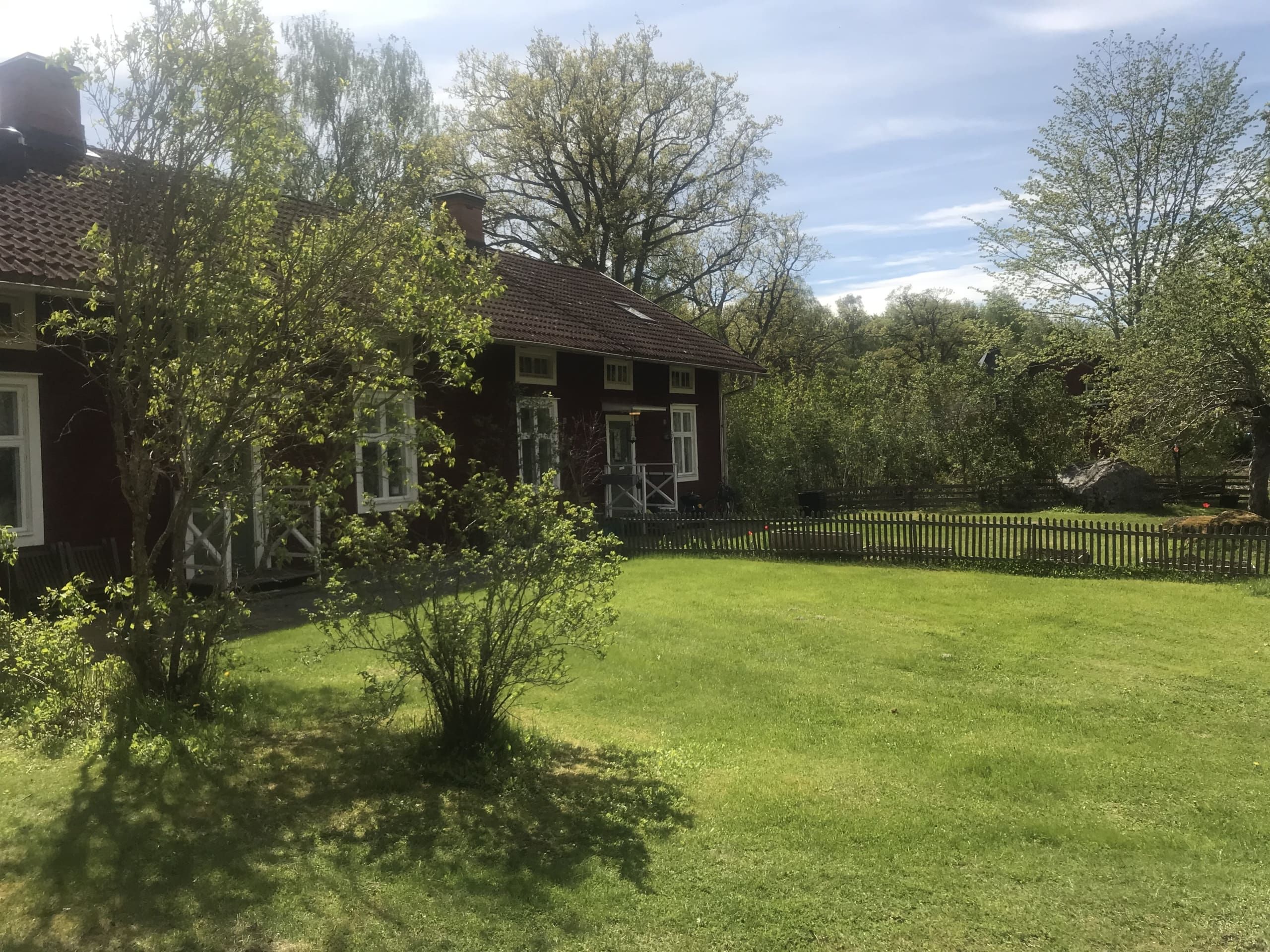 Stor tvåa med egen ingång