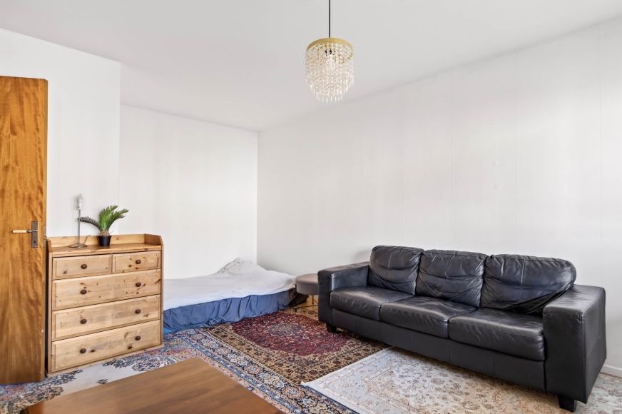 Hälleforsnäs - 1rok - tillsv - 4.650kr/mån