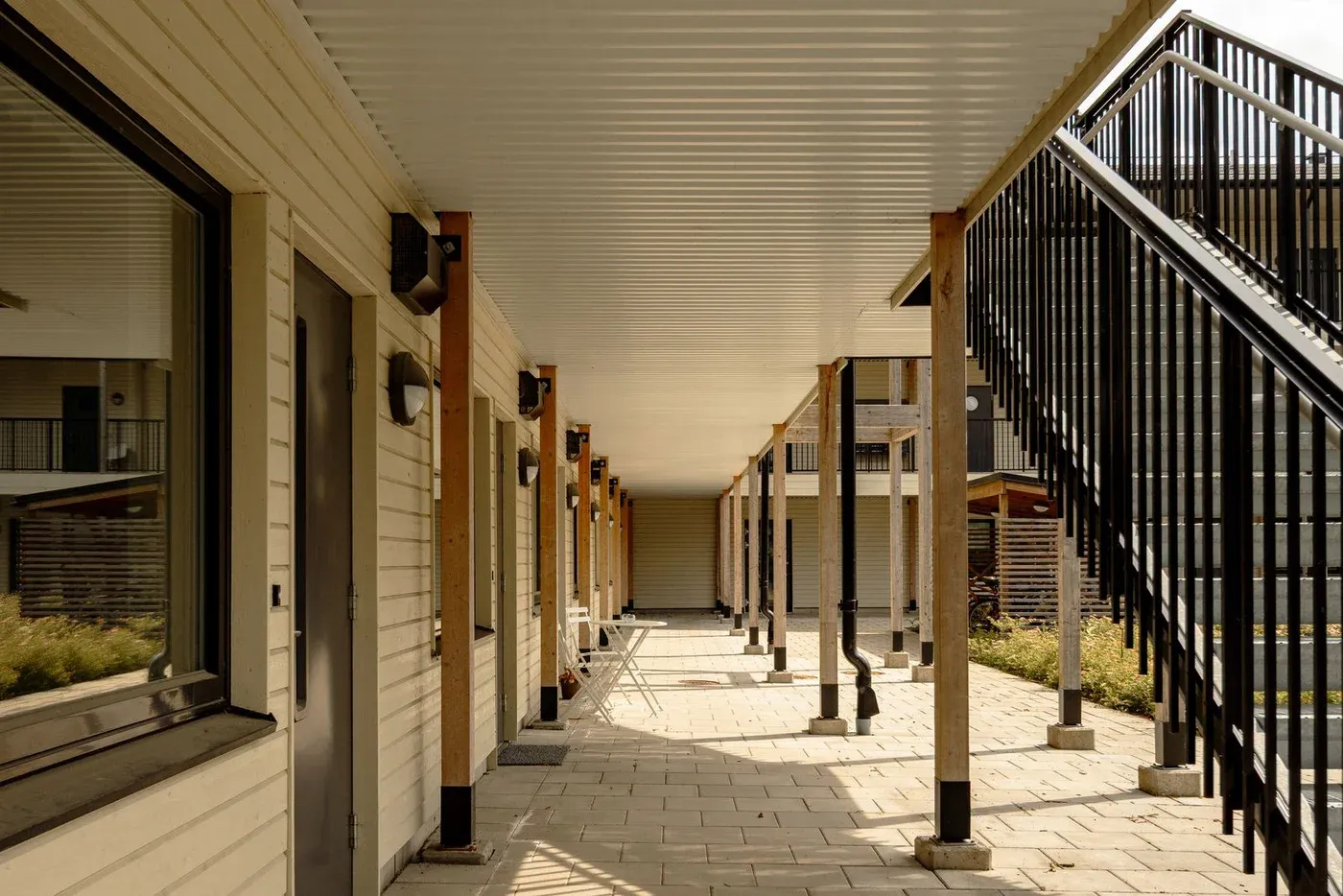 Ljus och välplanerad studentlägenhet med egen tvättmaskin och hög standard – nära campus. Hyresfritt i juli och augusti 