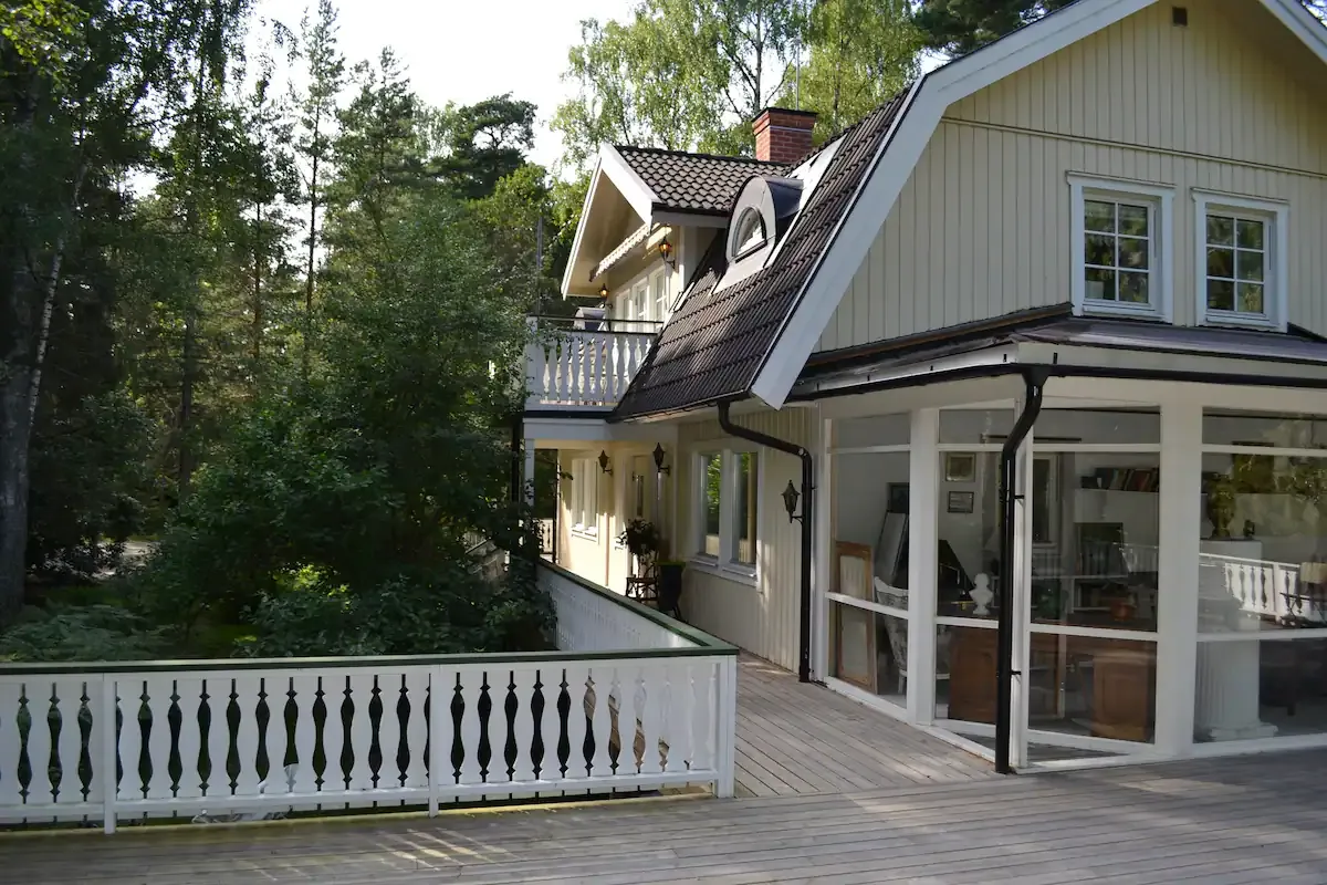 Boende för många Värmdö Djurö 18+Bäddar Vedeldad Bastu Öppen brasa Kaminer mm