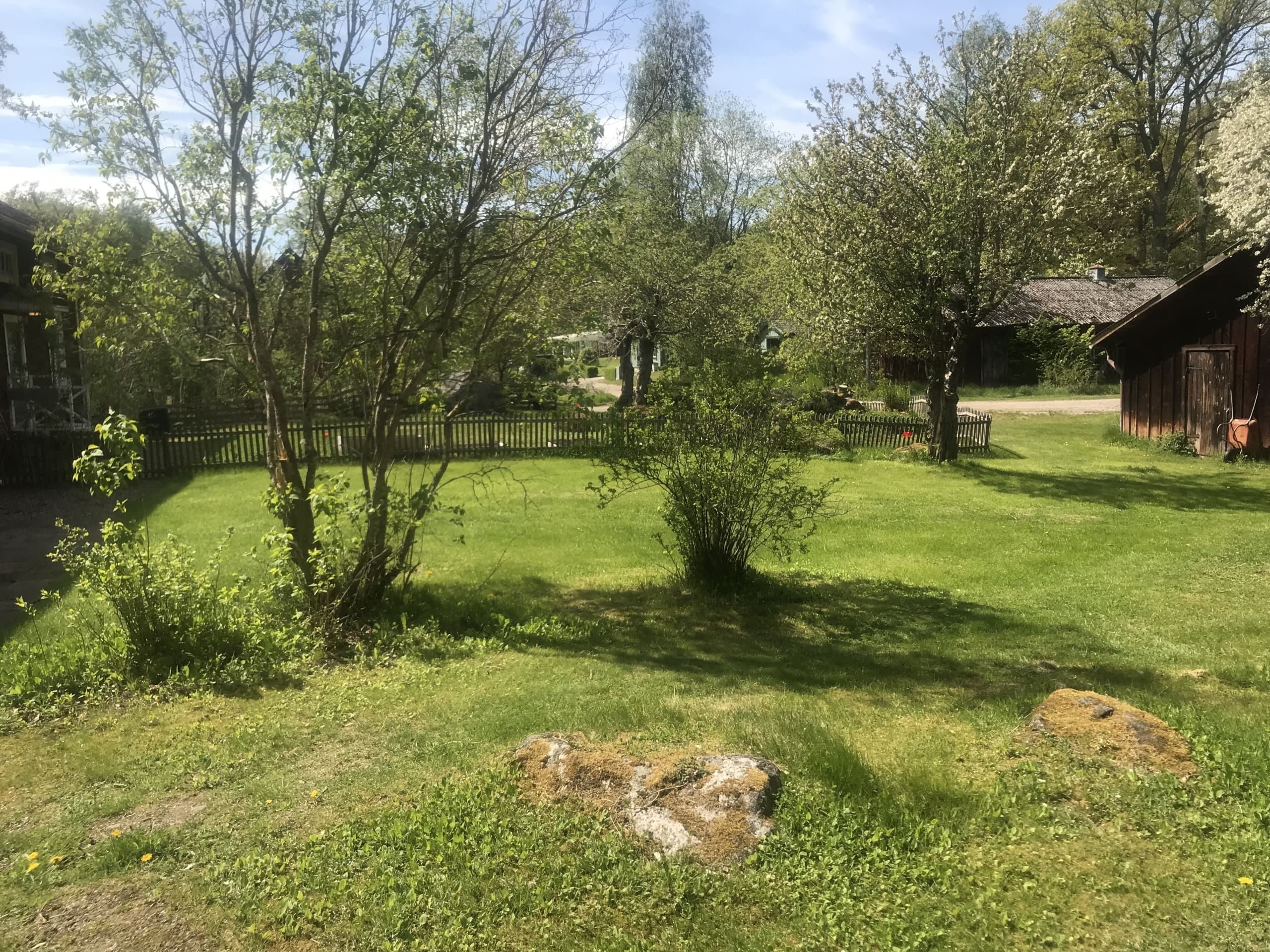 Stor tvåa med egen ingång