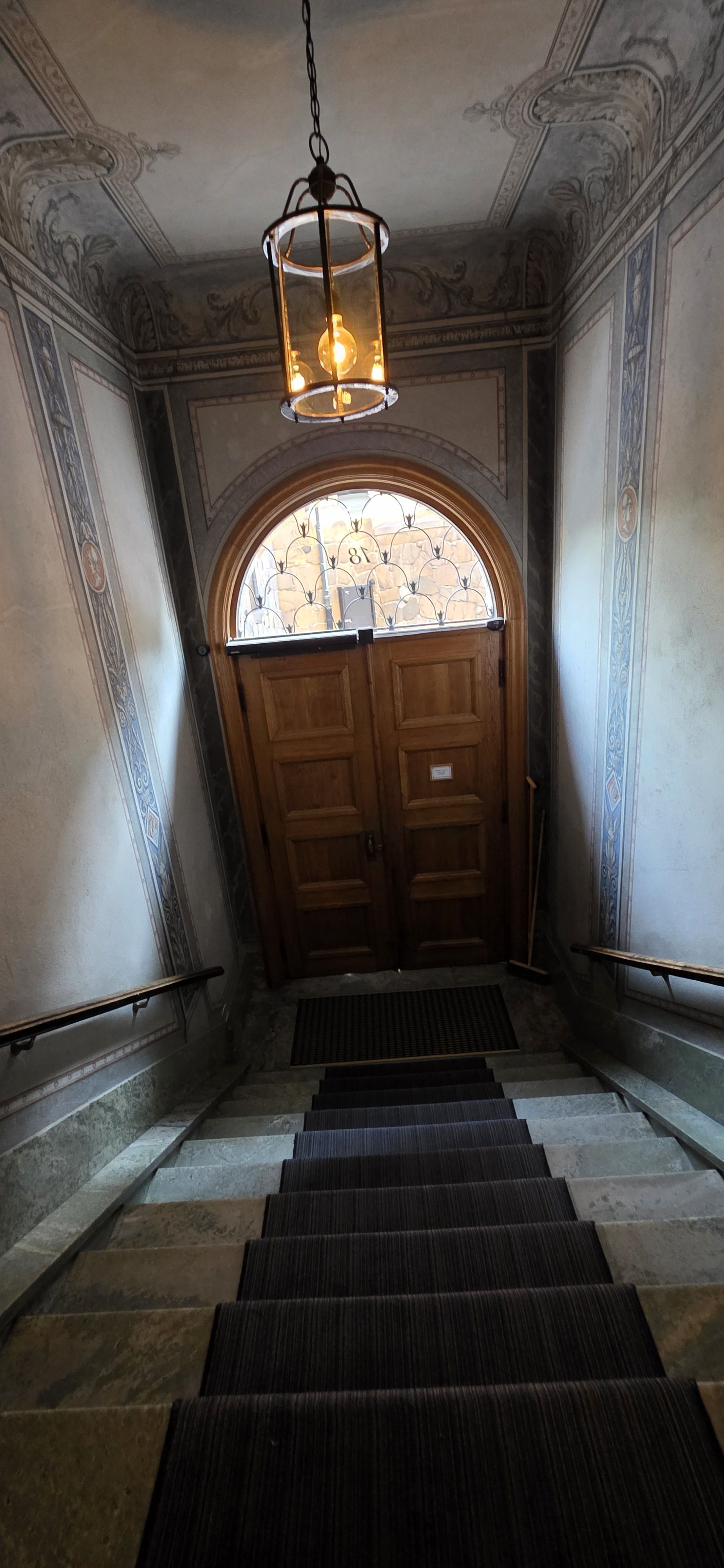 Charmig etta på Östermalm nära Humlegården