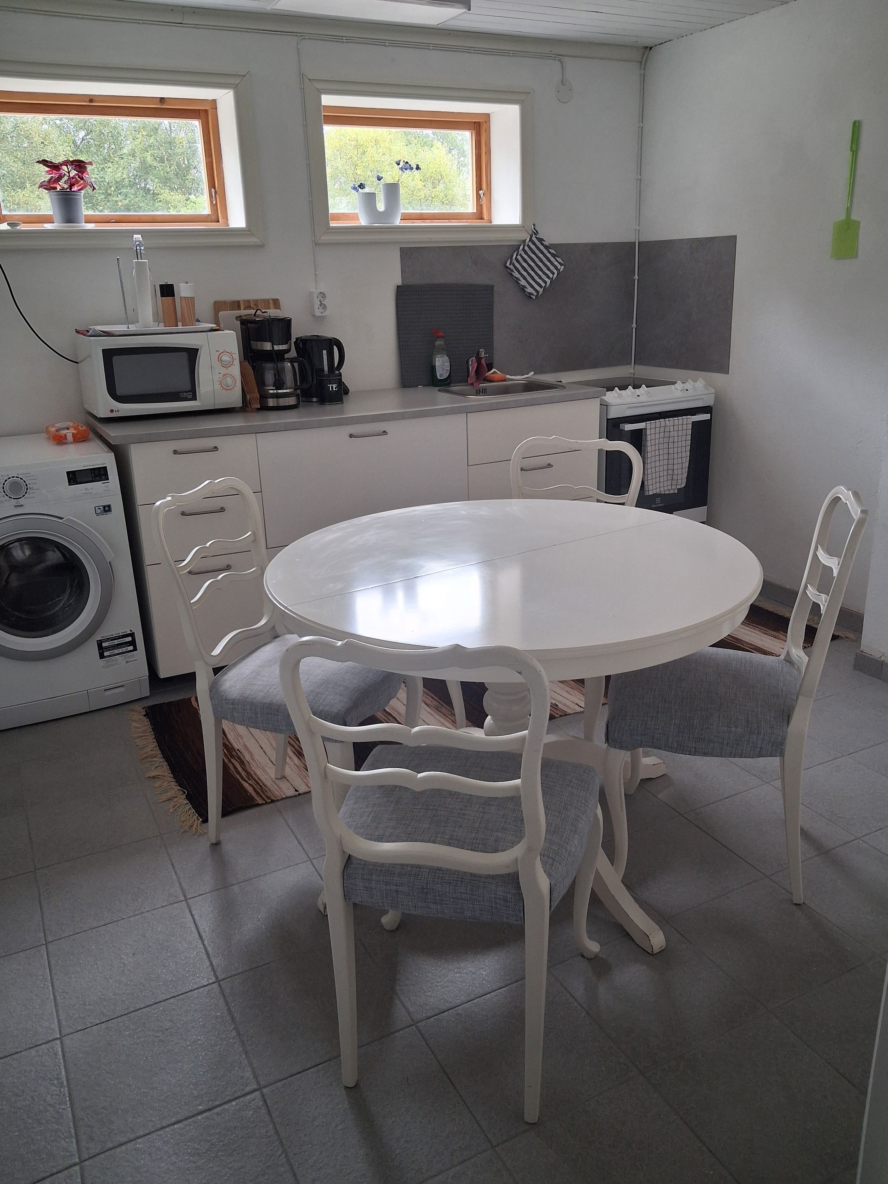 Lägenhet i villa på landet med egen ingång