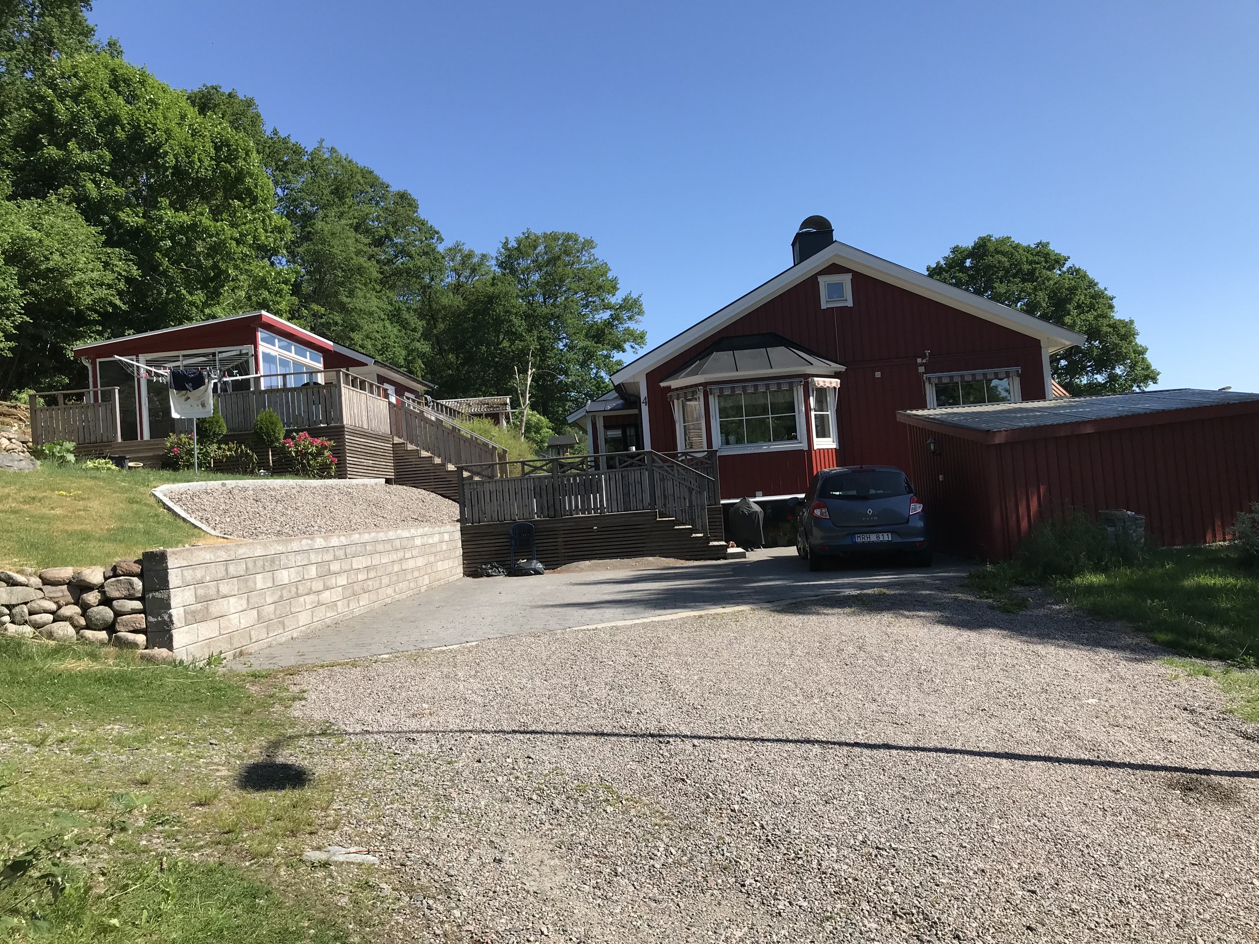 Delat boende i villa utanför Kungälv, norr om Göteborg