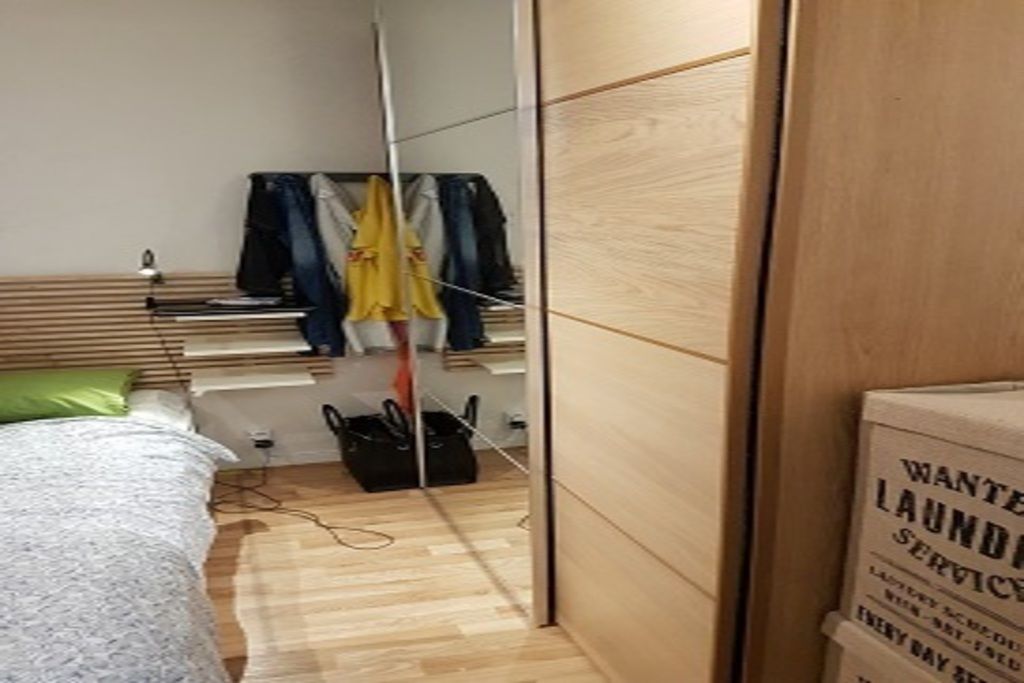 Mysigt Privatrum i lugnt område Tillgång till kök & badrum3min from Stockholm city