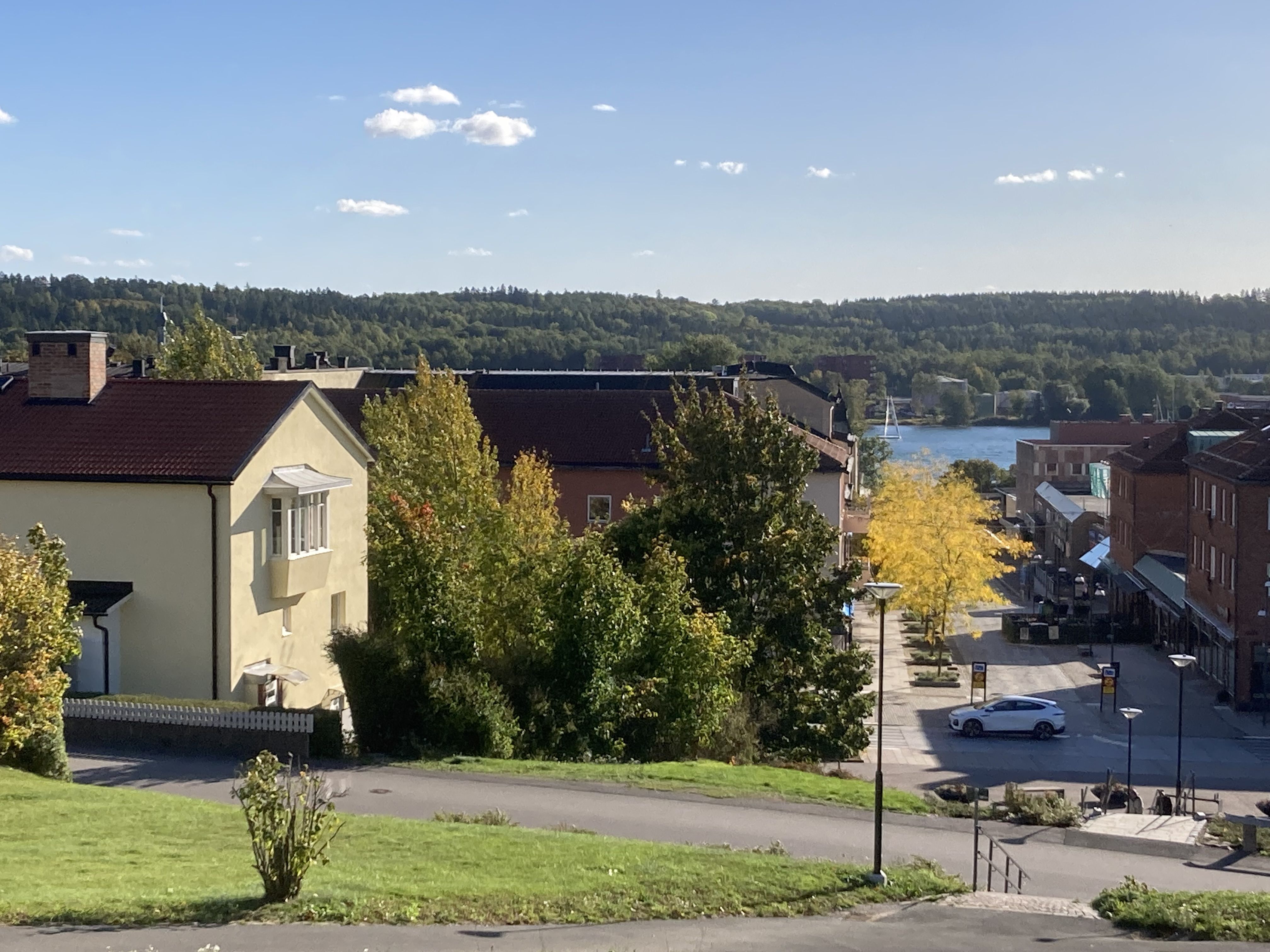 Centralt i Motala med trädgård
