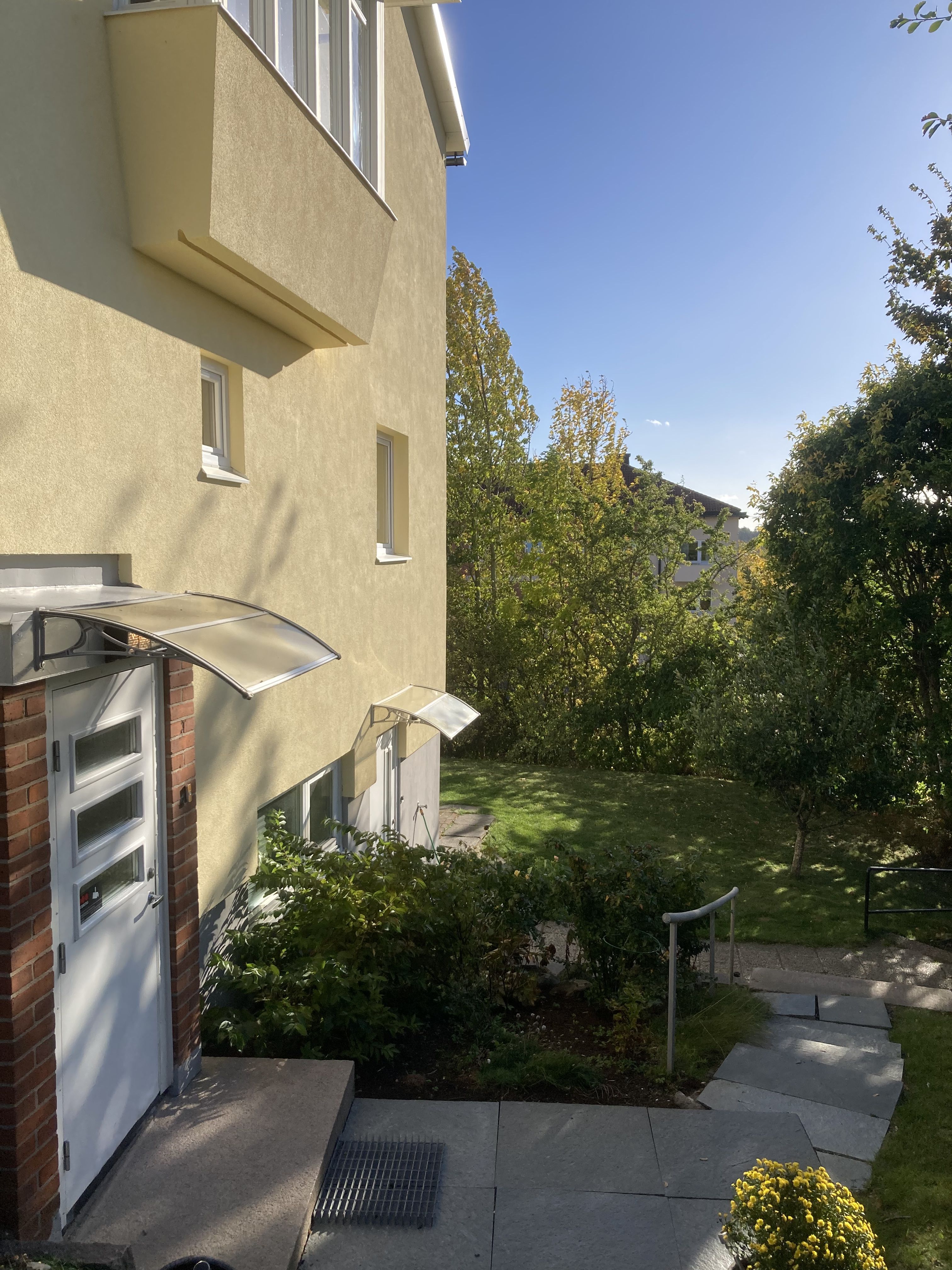 Centralt i Motala med trädgård