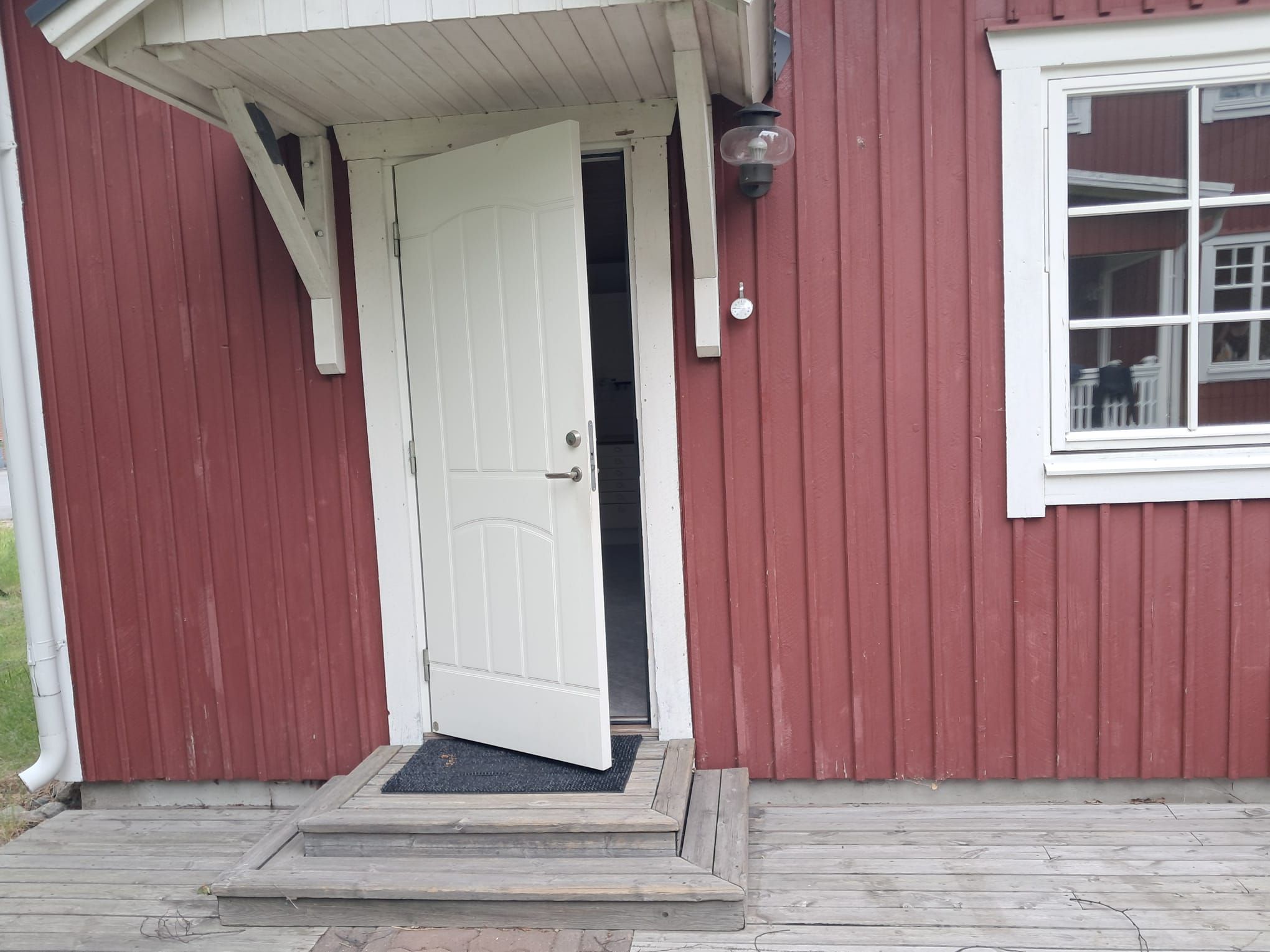Lägenhet i gårdshus uthyres – centralt i Bureå