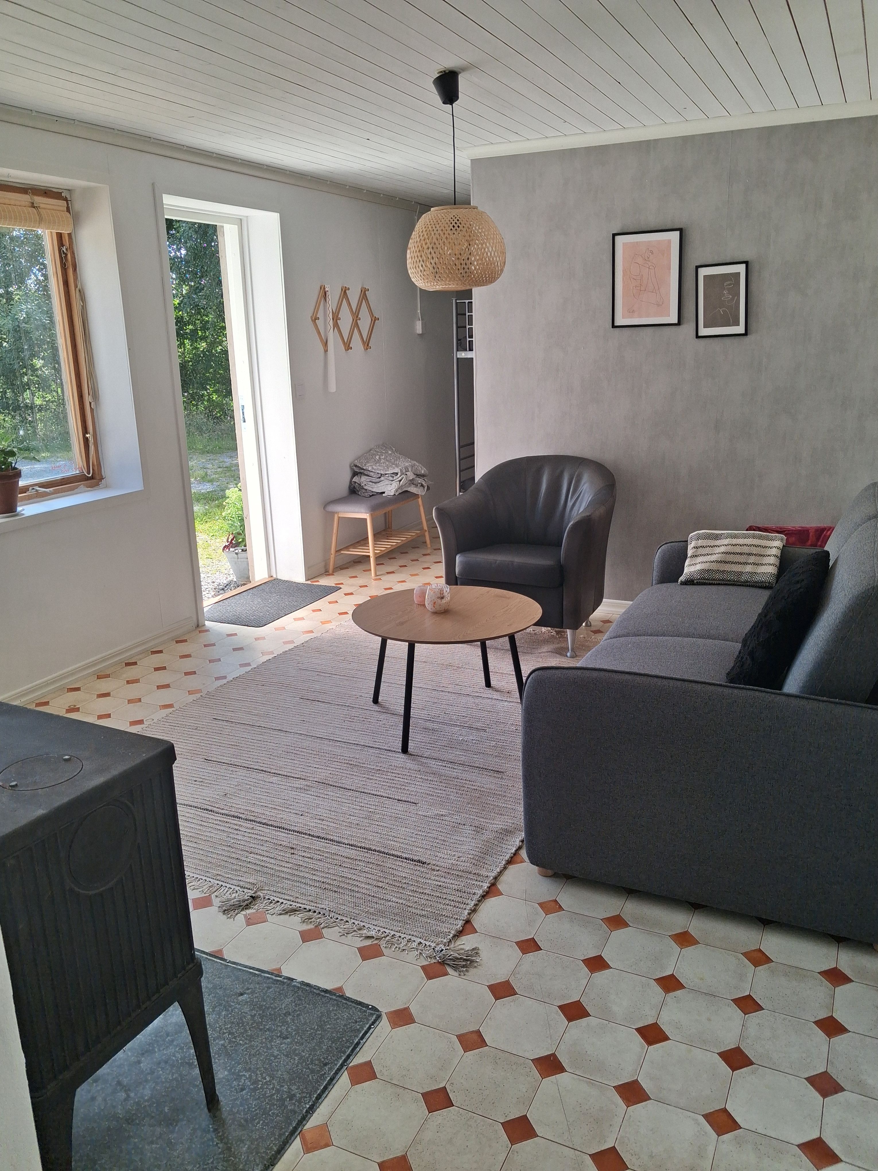 Lägenhet i villa på landet med egen ingång