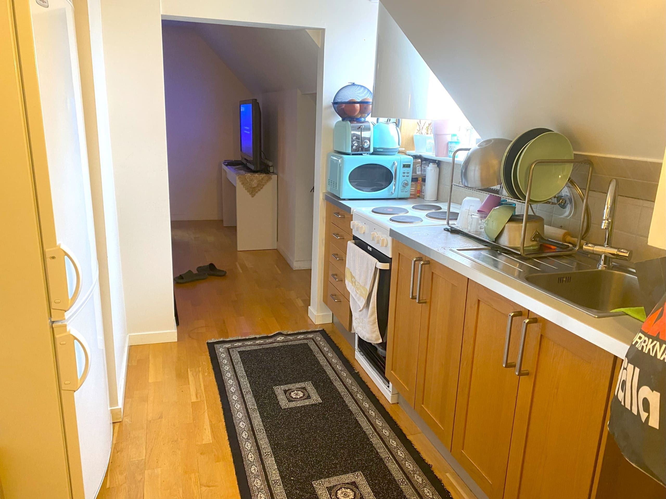 Liten och charmig etta högst upp i huset – centrala Sala!