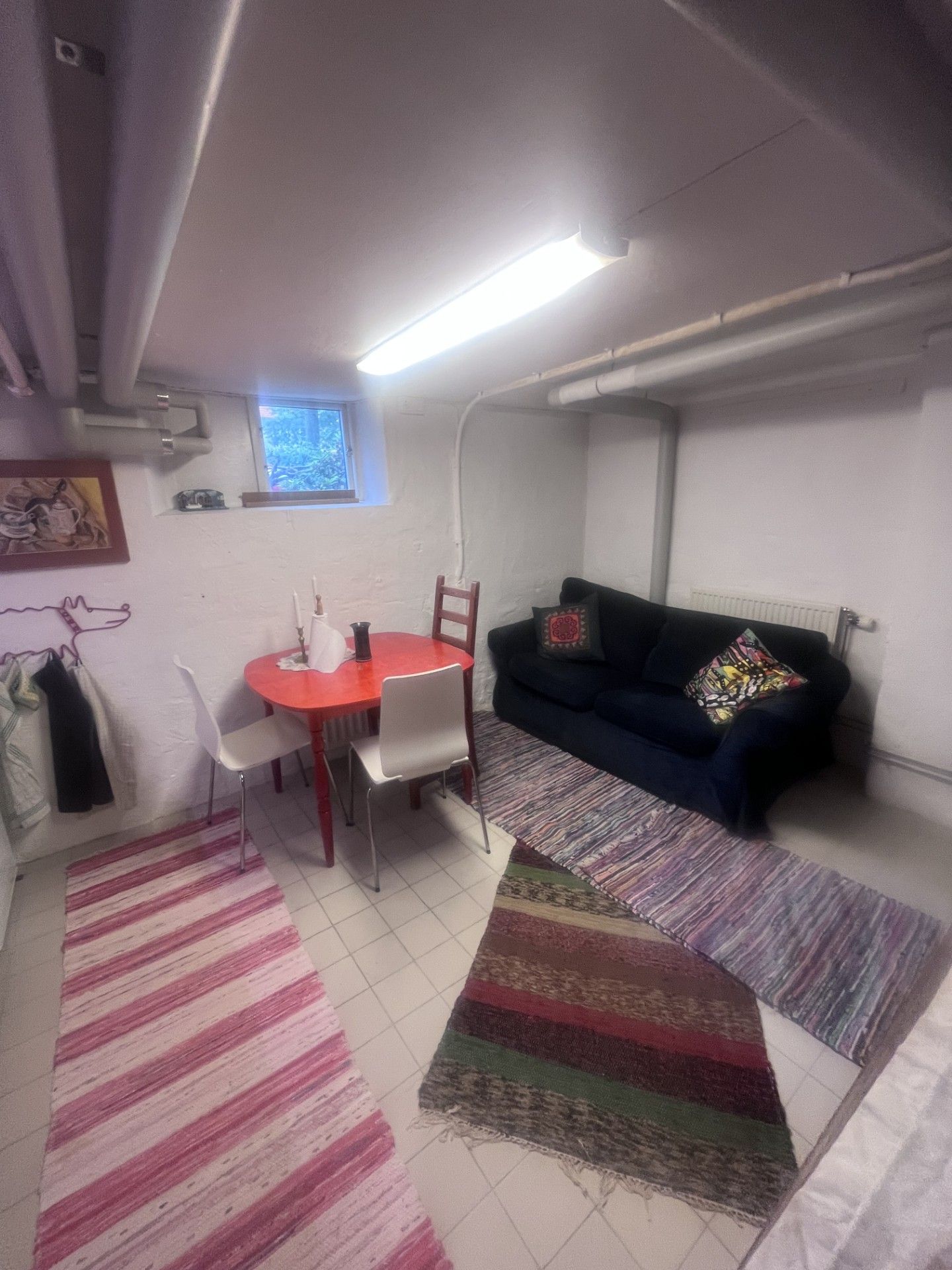 Källarlägenhet i hus
