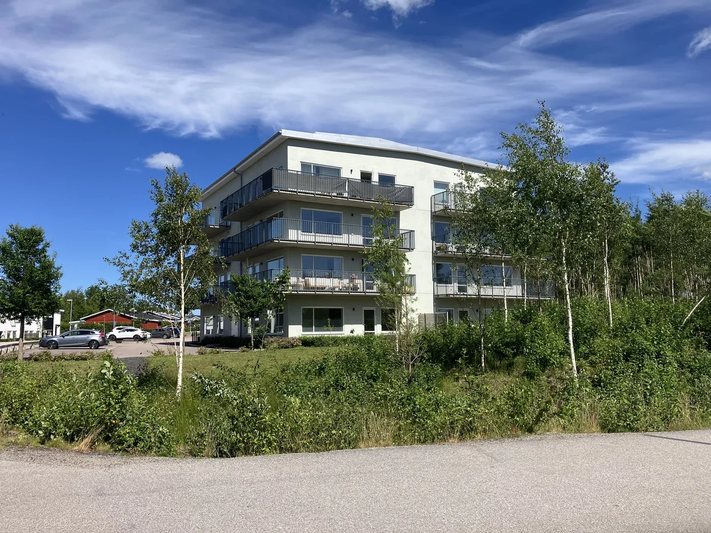 3 rok med öppen planlösning nära Handelsplatsen!