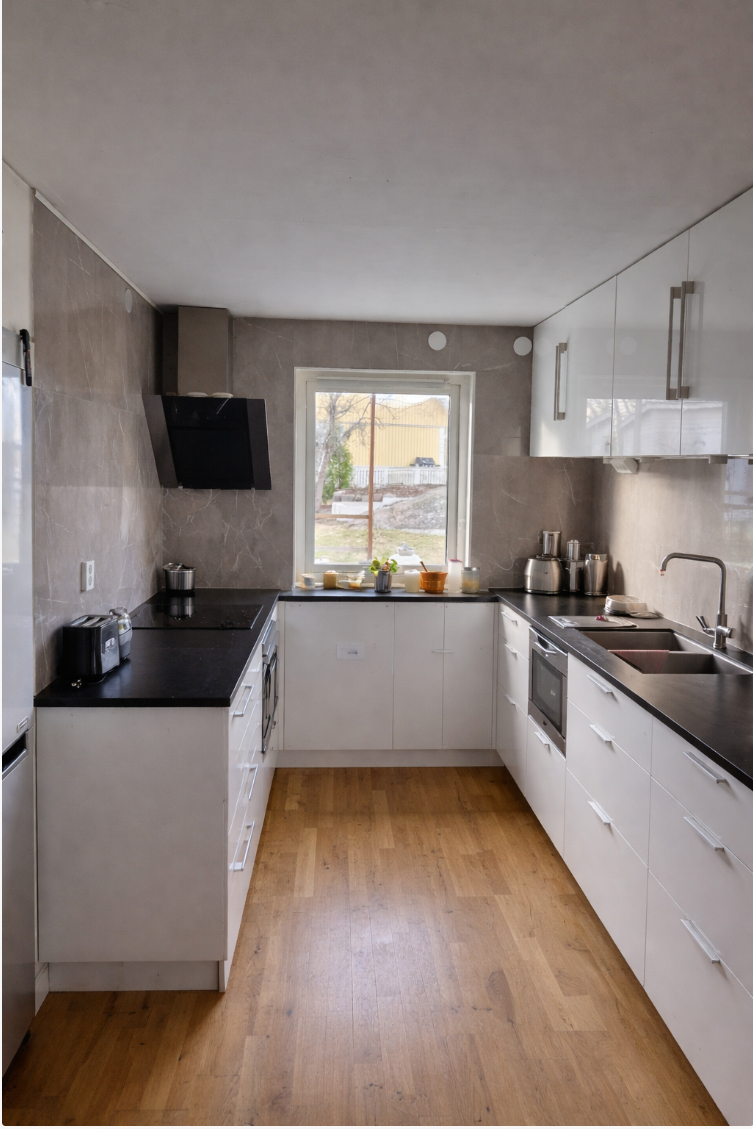 Modern, Sjönära Hus i Roxnäs-Mälarbaden