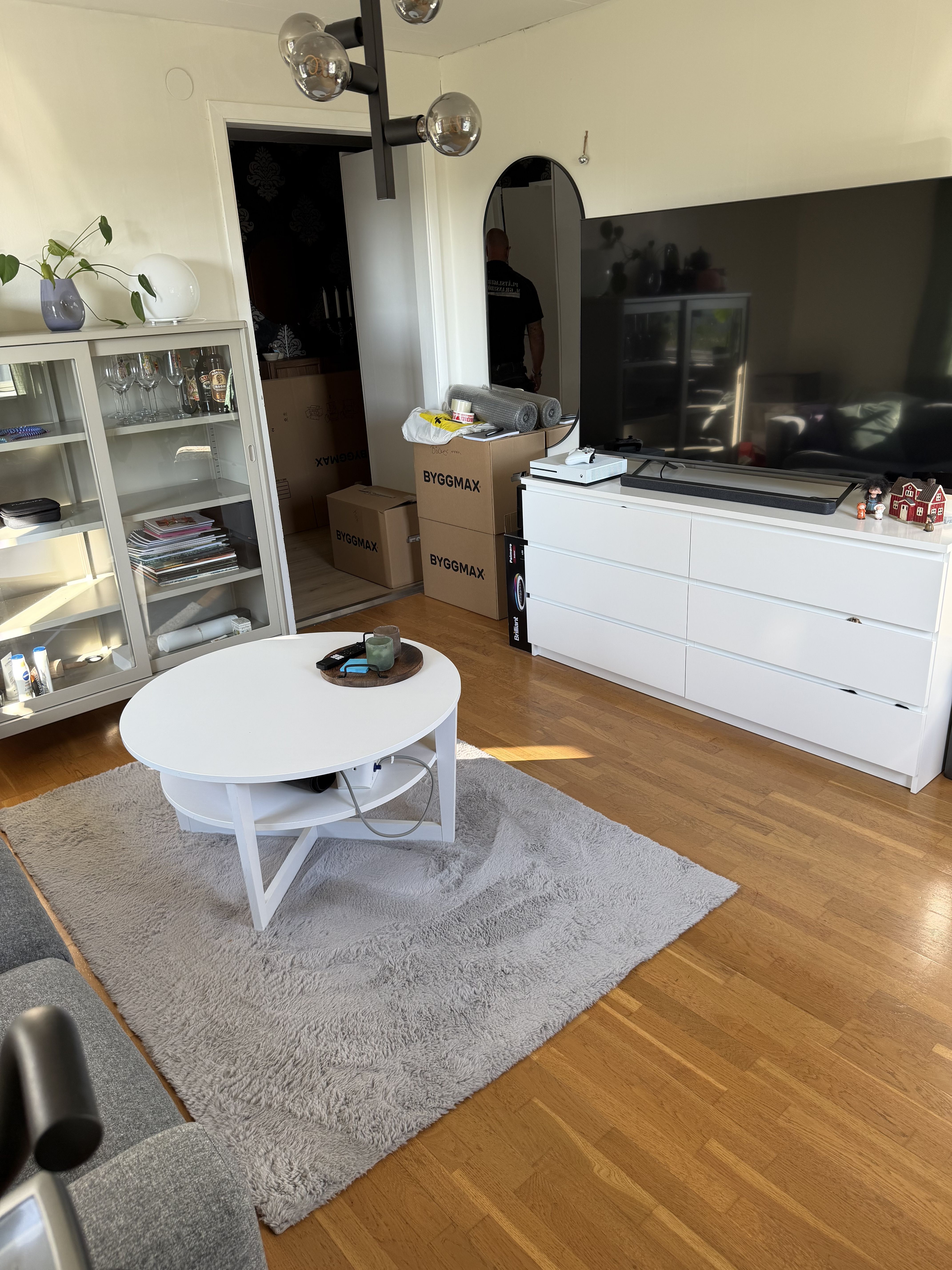 Två r o k i nära anslutning till Knalleland 