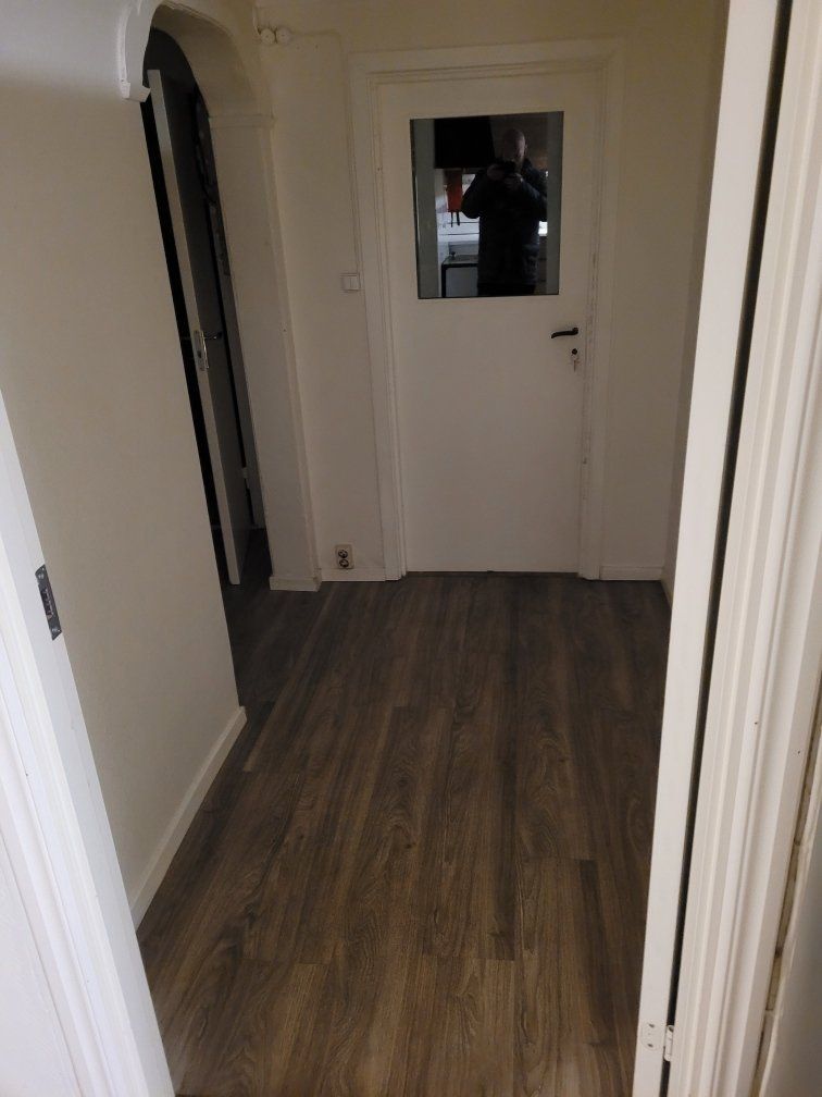 Charmigt mindre hus – lugnt läge med privat trädgård