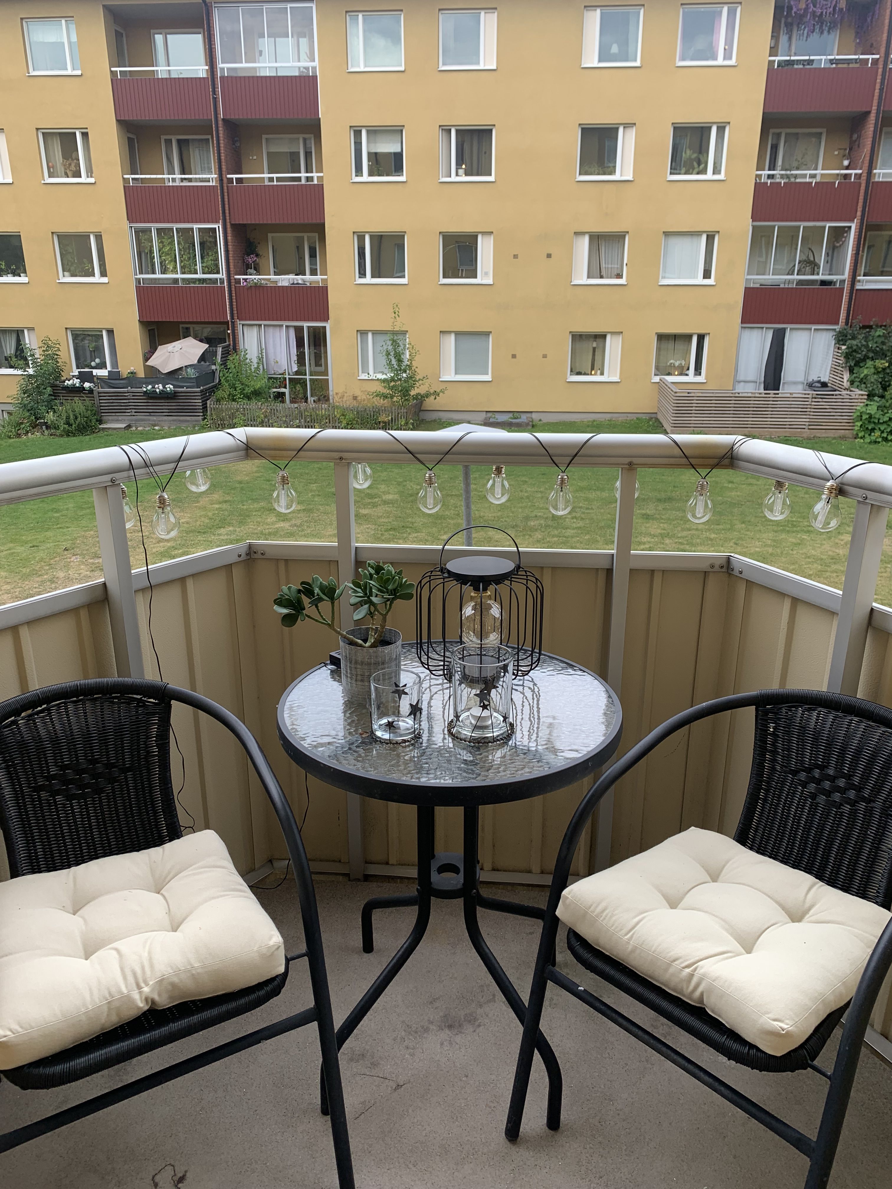 Mysig 1,5 med sovalkov och balkong