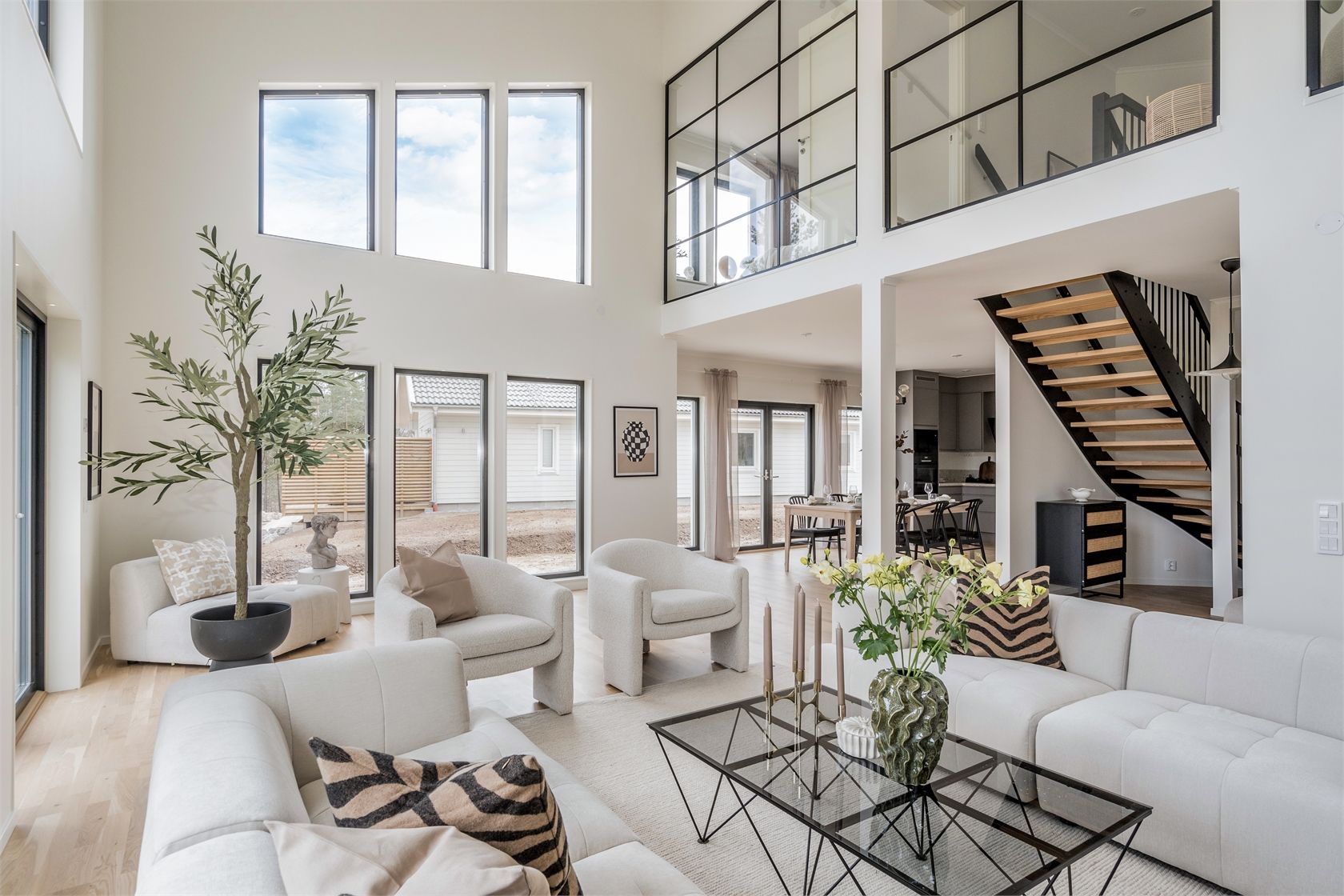 Magnifik villa i Björkalund med 187 m² boarea och 674 m² tomt