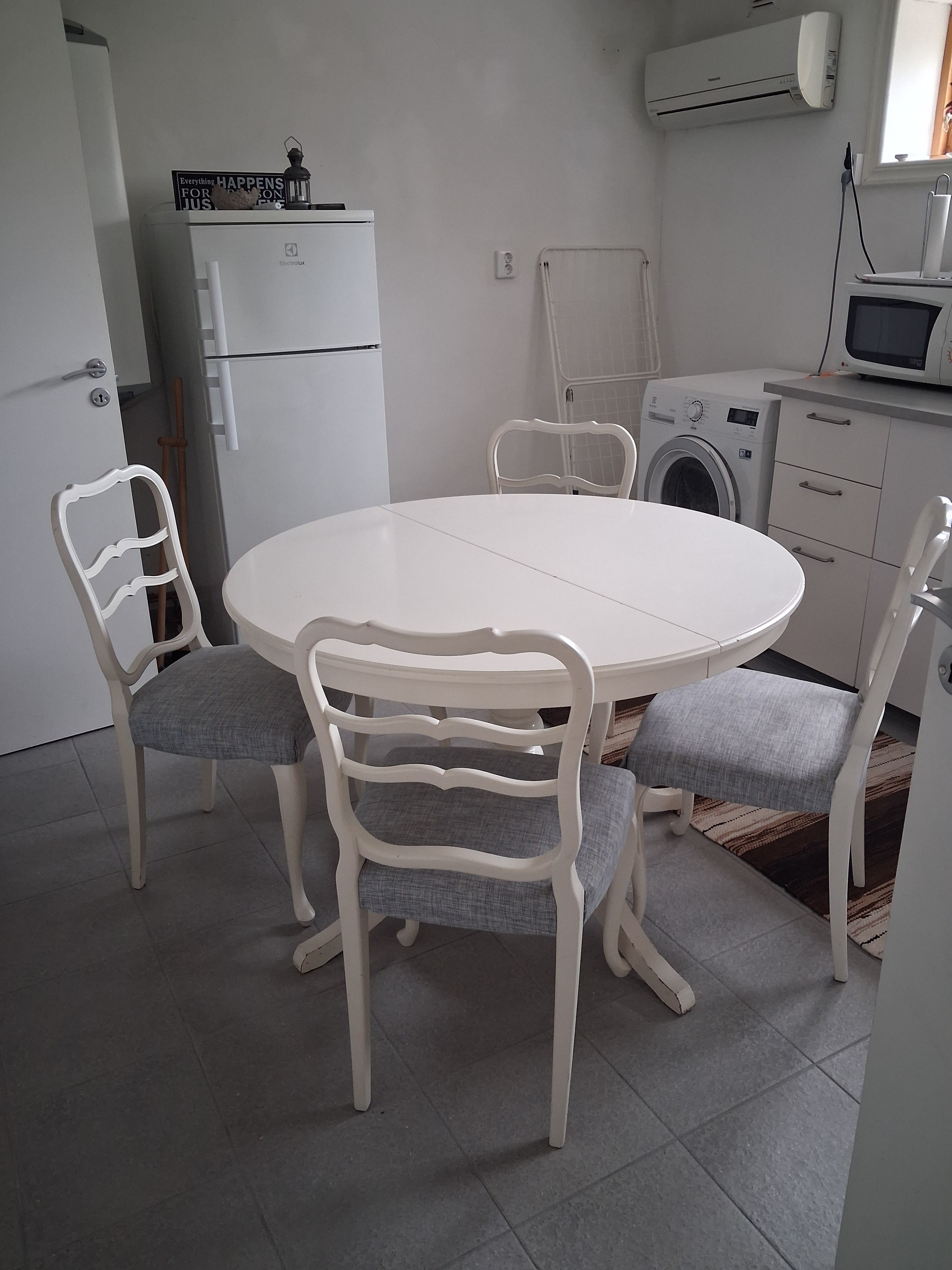 Lägenhet i villa på landet med egen ingång